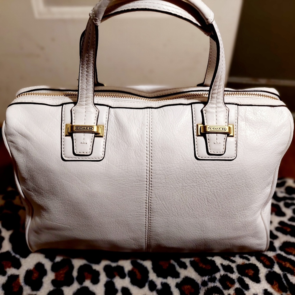 COACH white leather shoulder handbag gold accents vguc